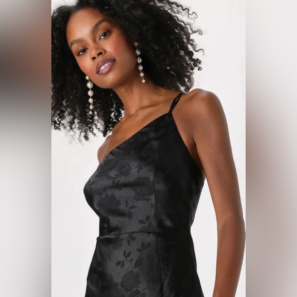 Lulu’s Regal and Refined Black Satin One-Shoulder Dress - Picture 4 of 7